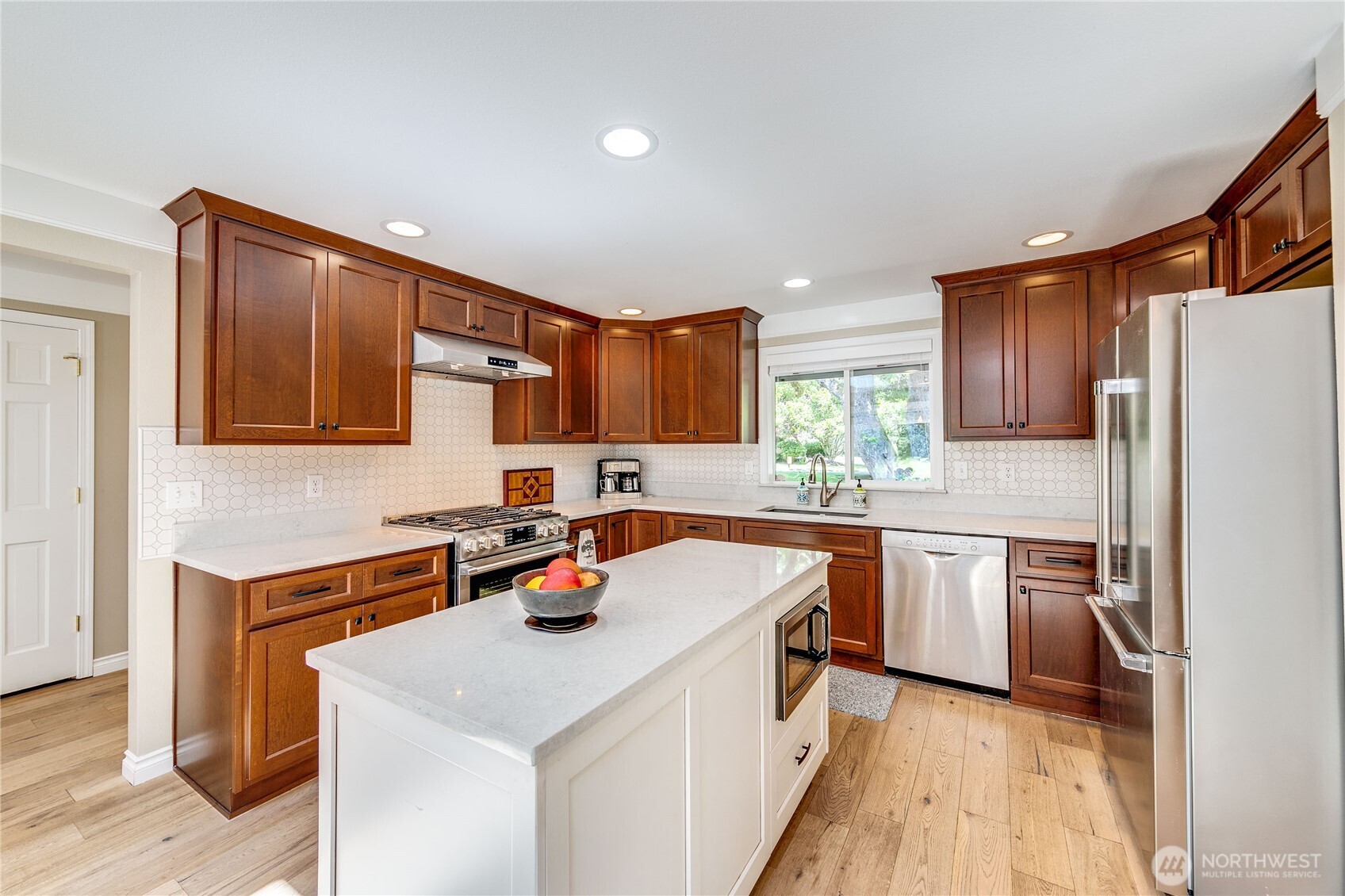 11185 Meadowlark Lane NE, Bainbridge Island, WA 98110