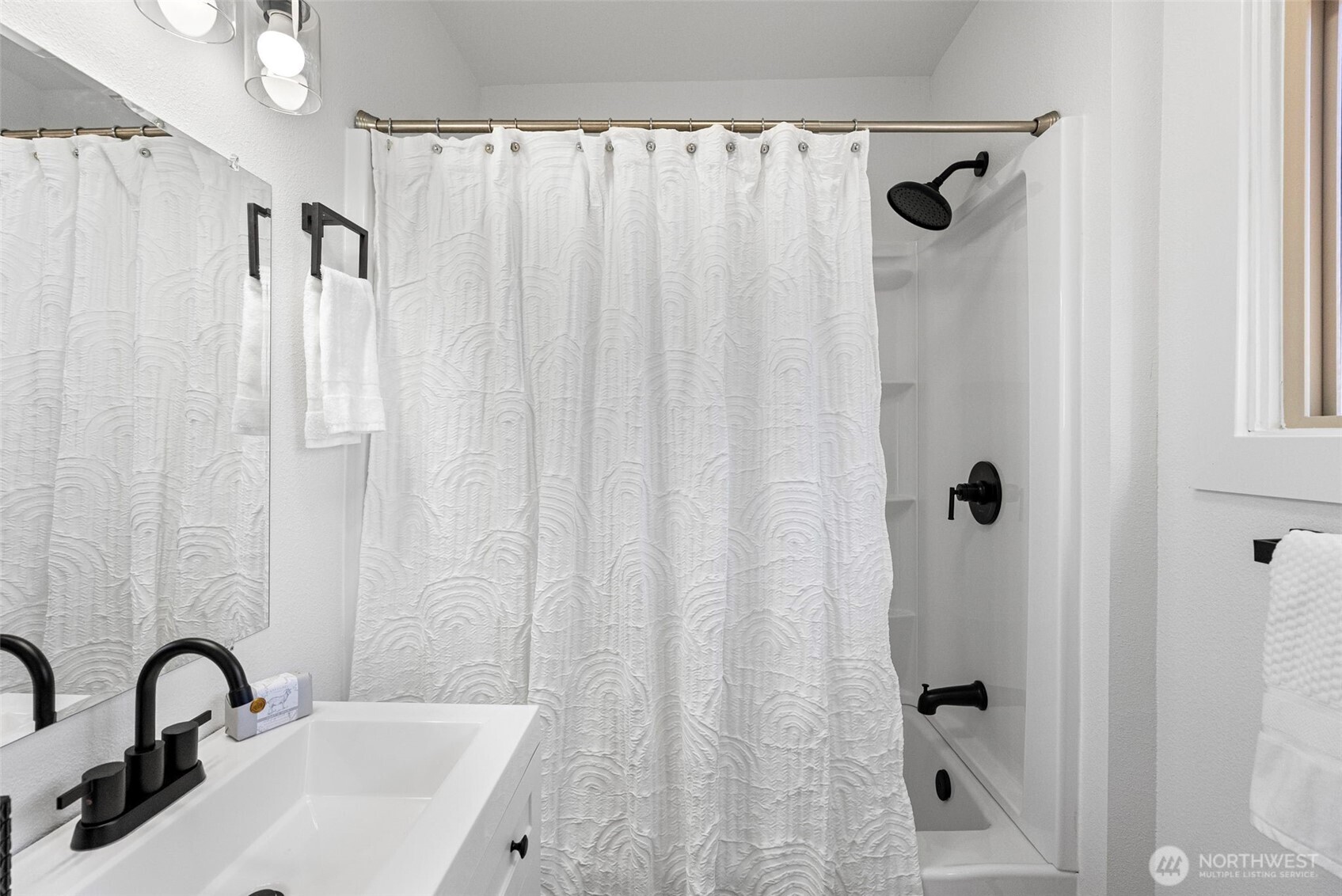 1310 S Pine Street , Tacoma, WA 98405-2473