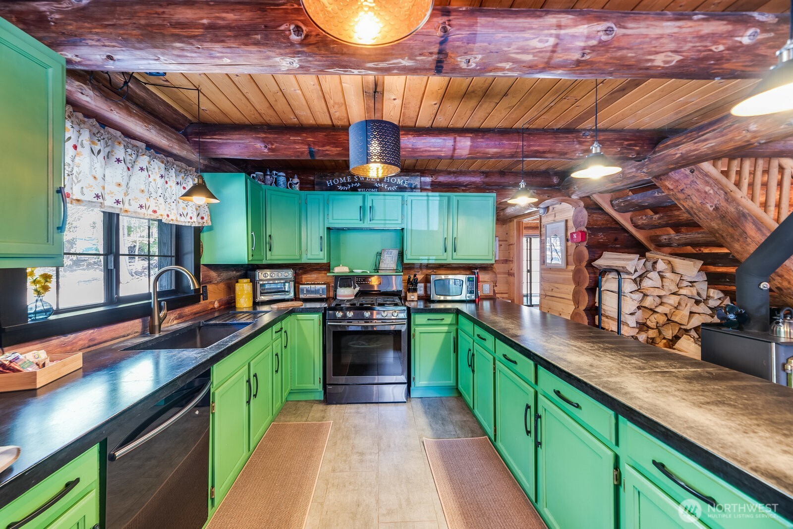 4711 Kachess Lake Rd , Easton, WA 98925