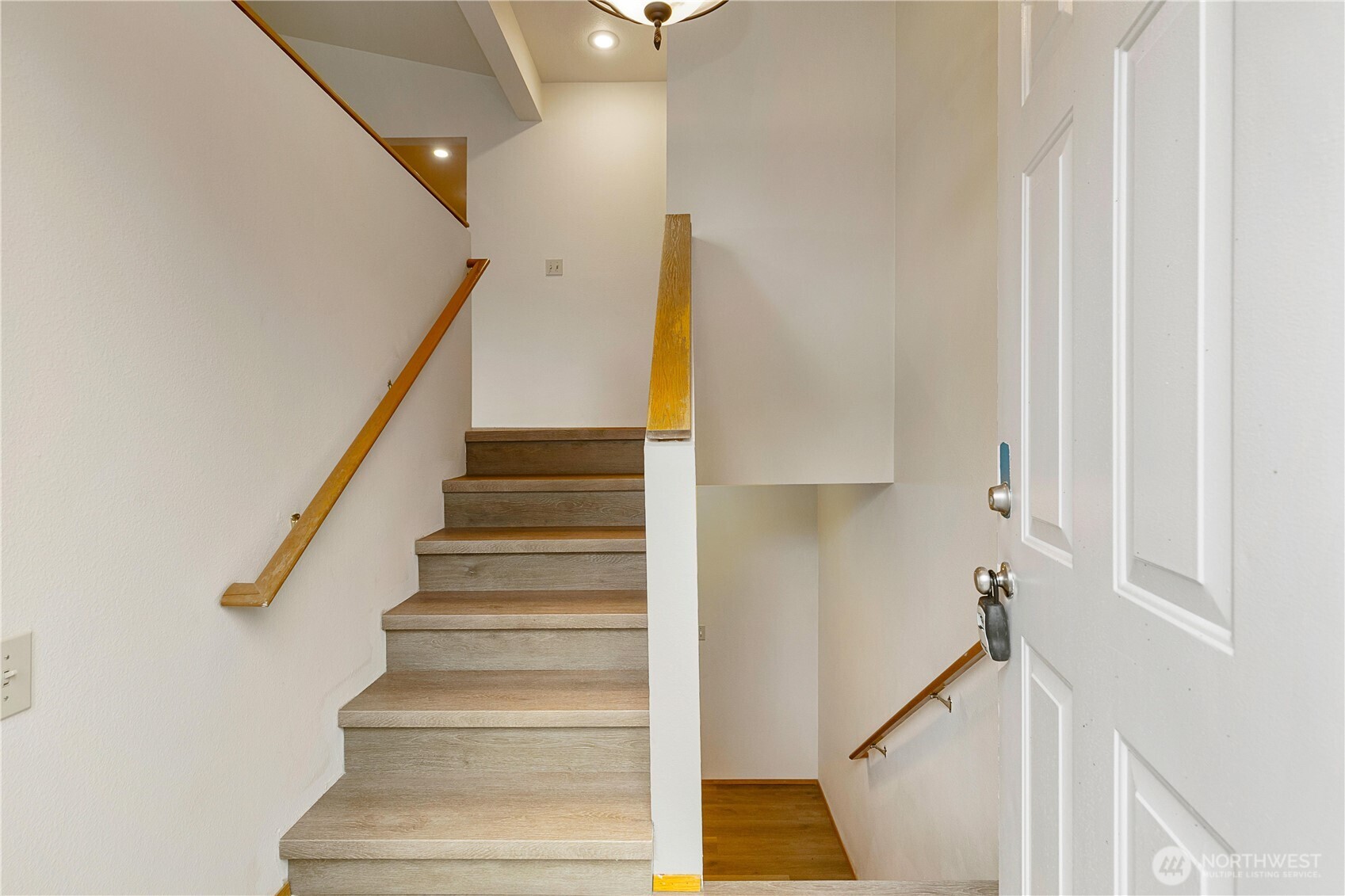 2078 SE 8th Drive , Renton, WA 98055