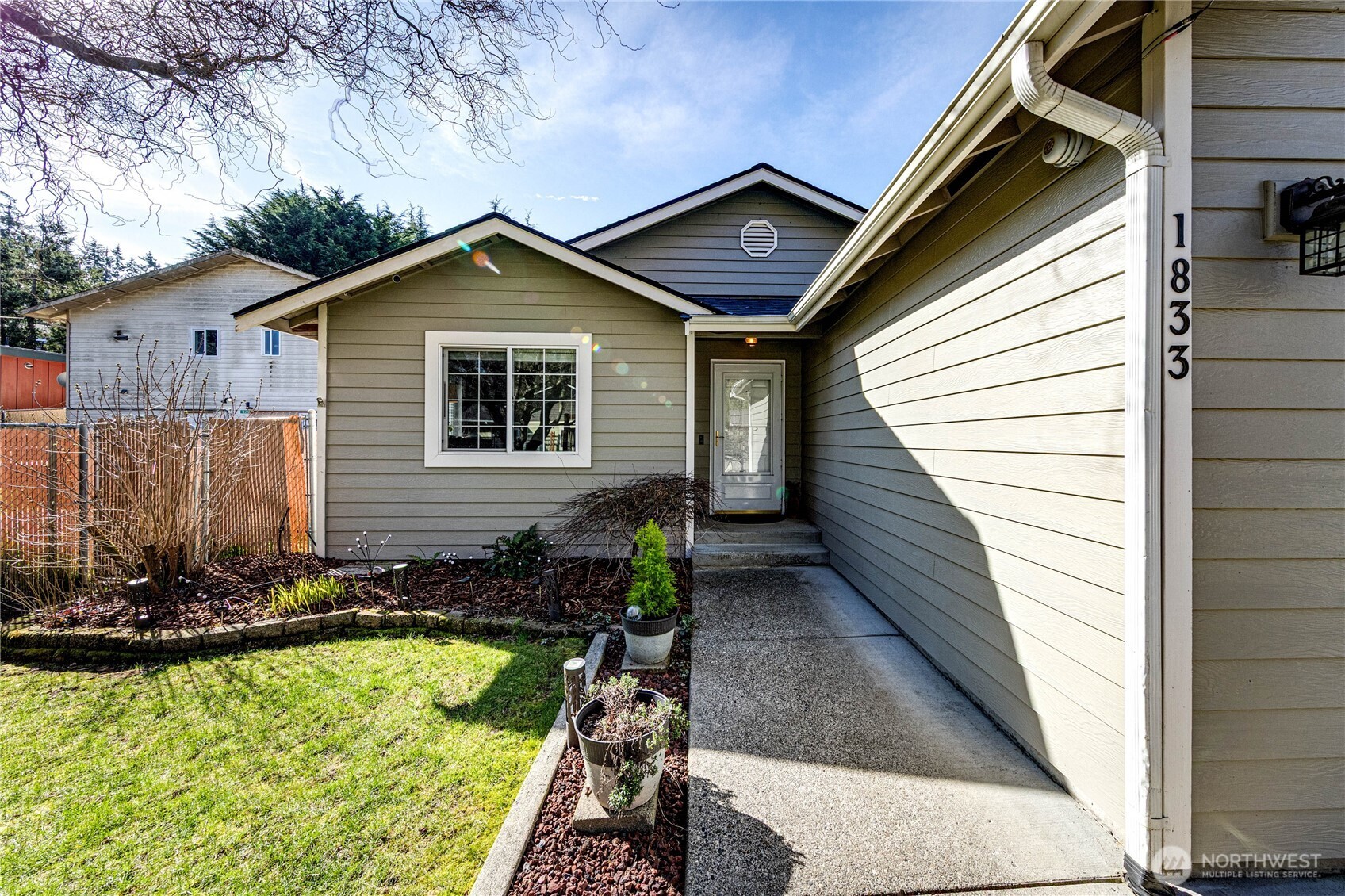 1833 W 12th Street , Port Angeles, WA 98363