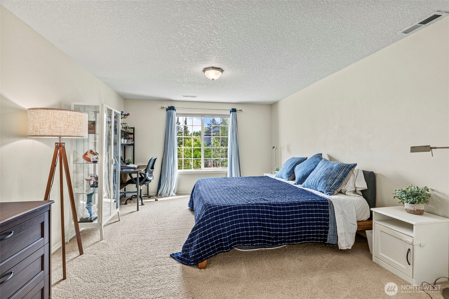 2410 N Heron Drive , Ridgefield, WA 98642