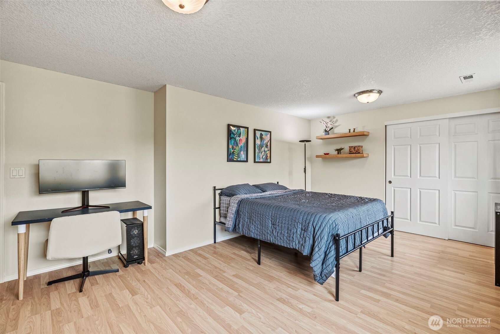 2410 N Heron Drive , Ridgefield, WA 98642