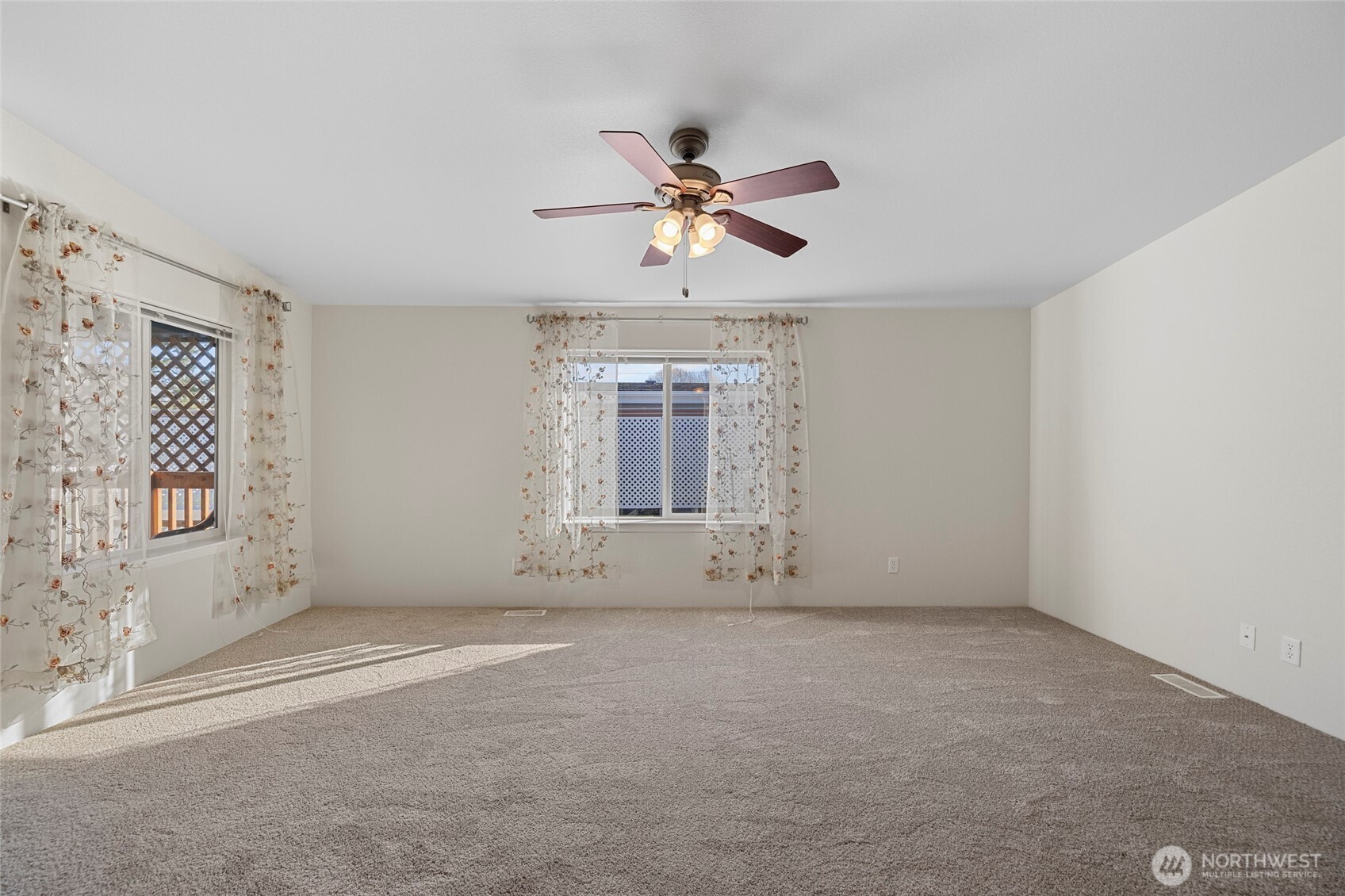 225 NE Ernst Street #73, Oak Harbor, WA 98277