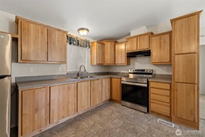 225 NE Ernst Street #73, Oak Harbor, WA 98277 - Photo 10