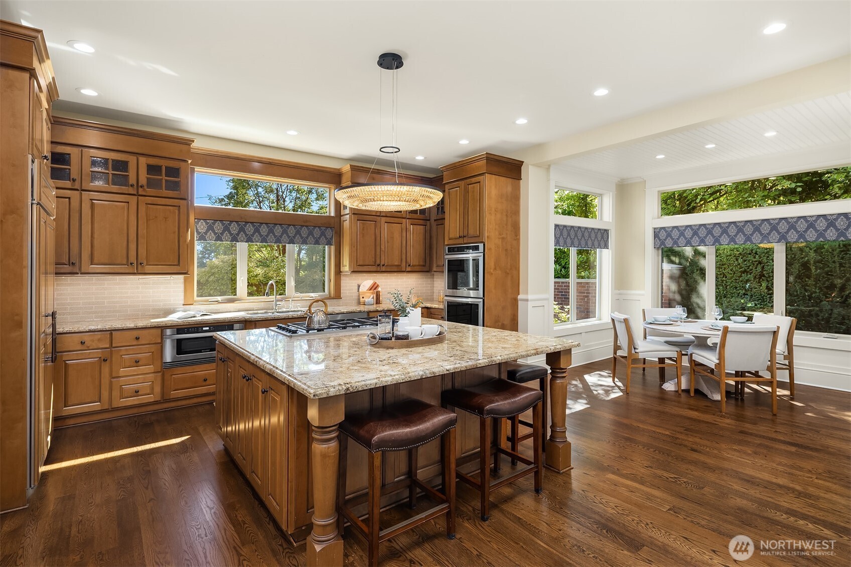 805 92nd Avenue NE, Bellevue, WA 98004