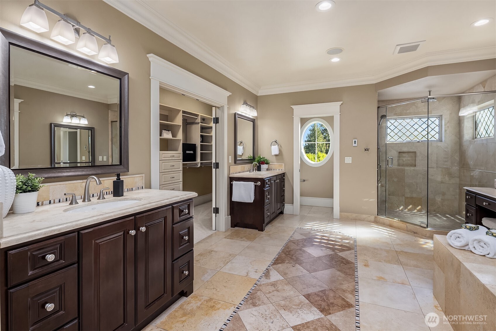 805 92nd Avenue NE, Bellevue, WA 98004