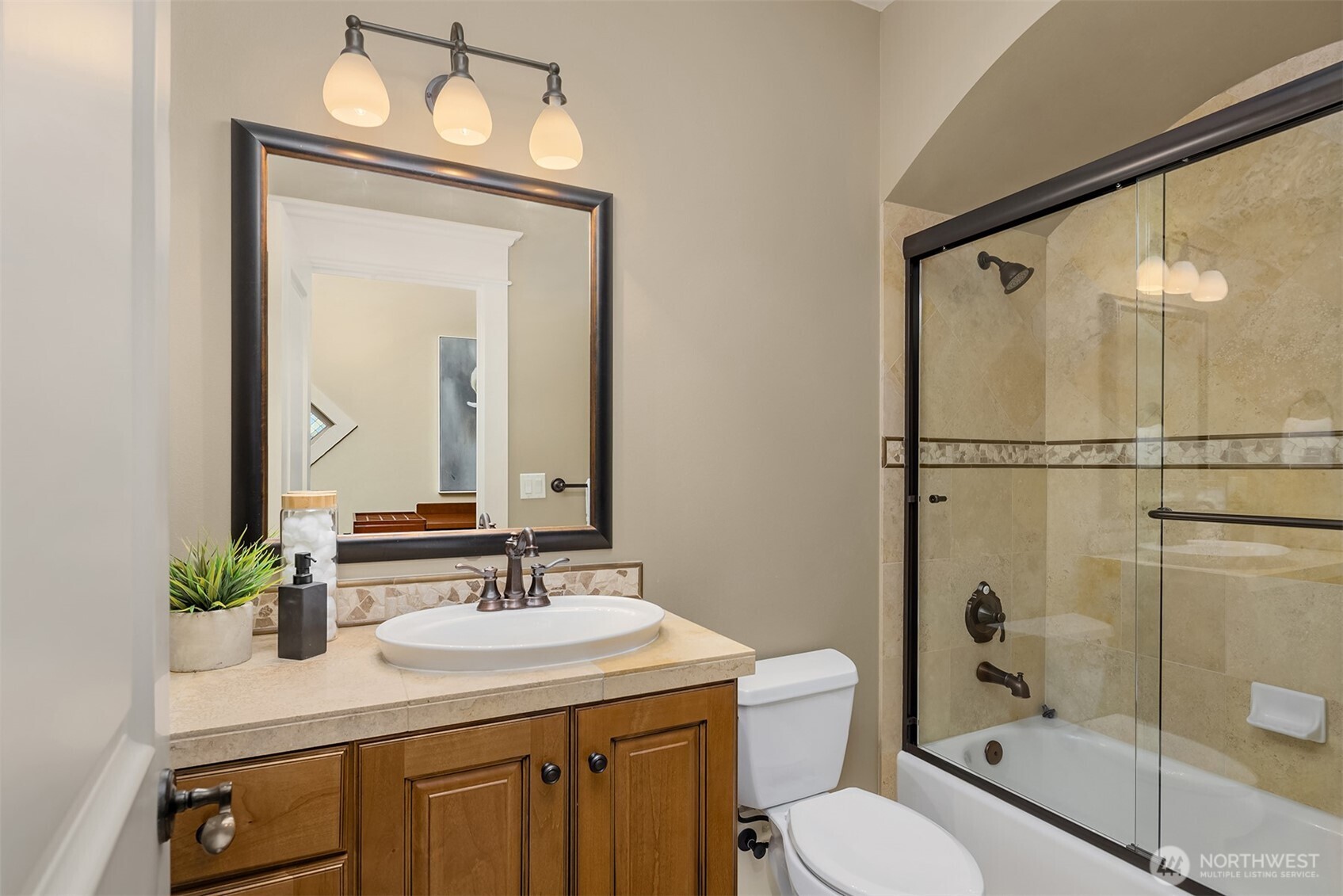 805 92nd Avenue NE, Bellevue, WA 98004