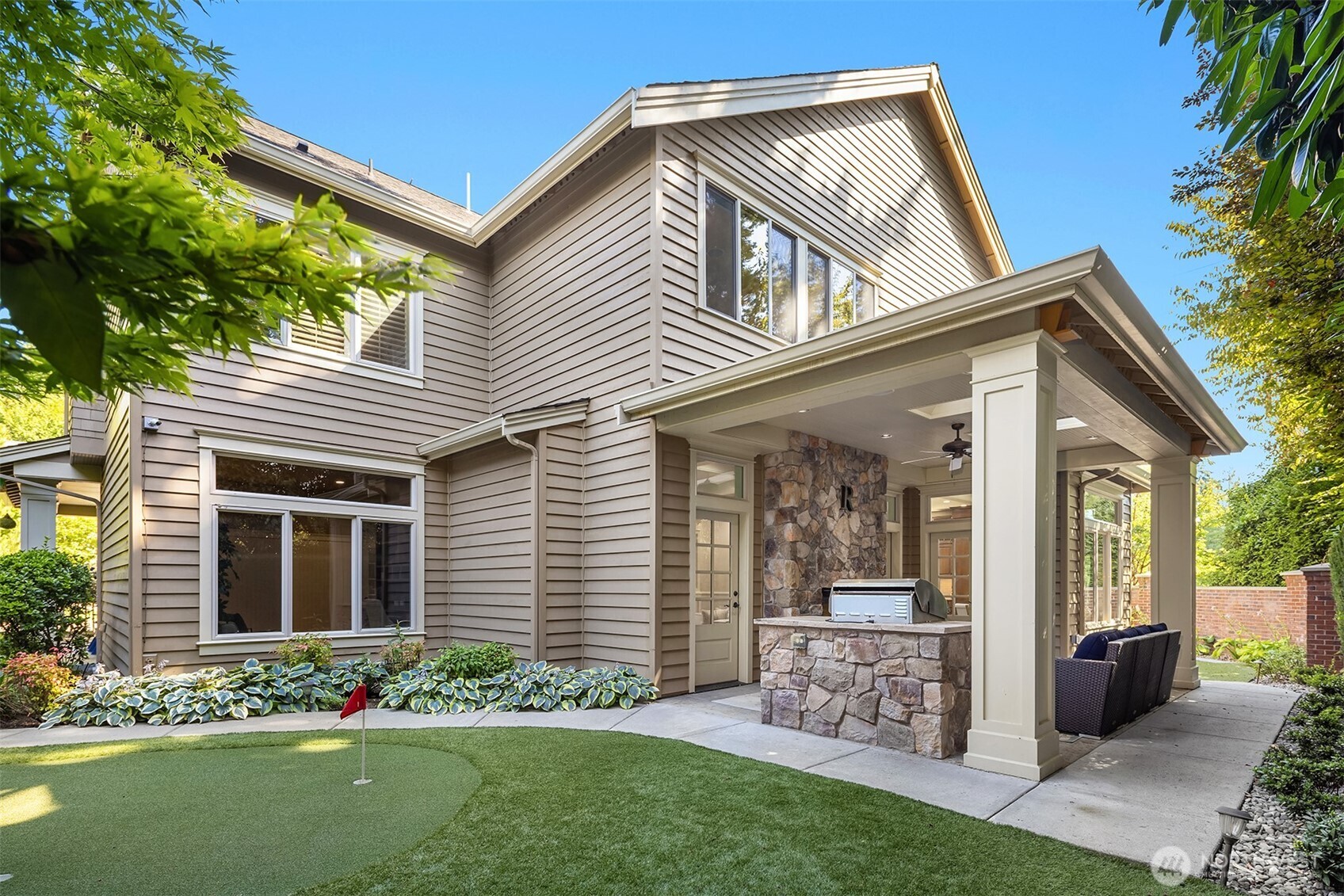 805 92nd Avenue NE, Bellevue, WA 98004