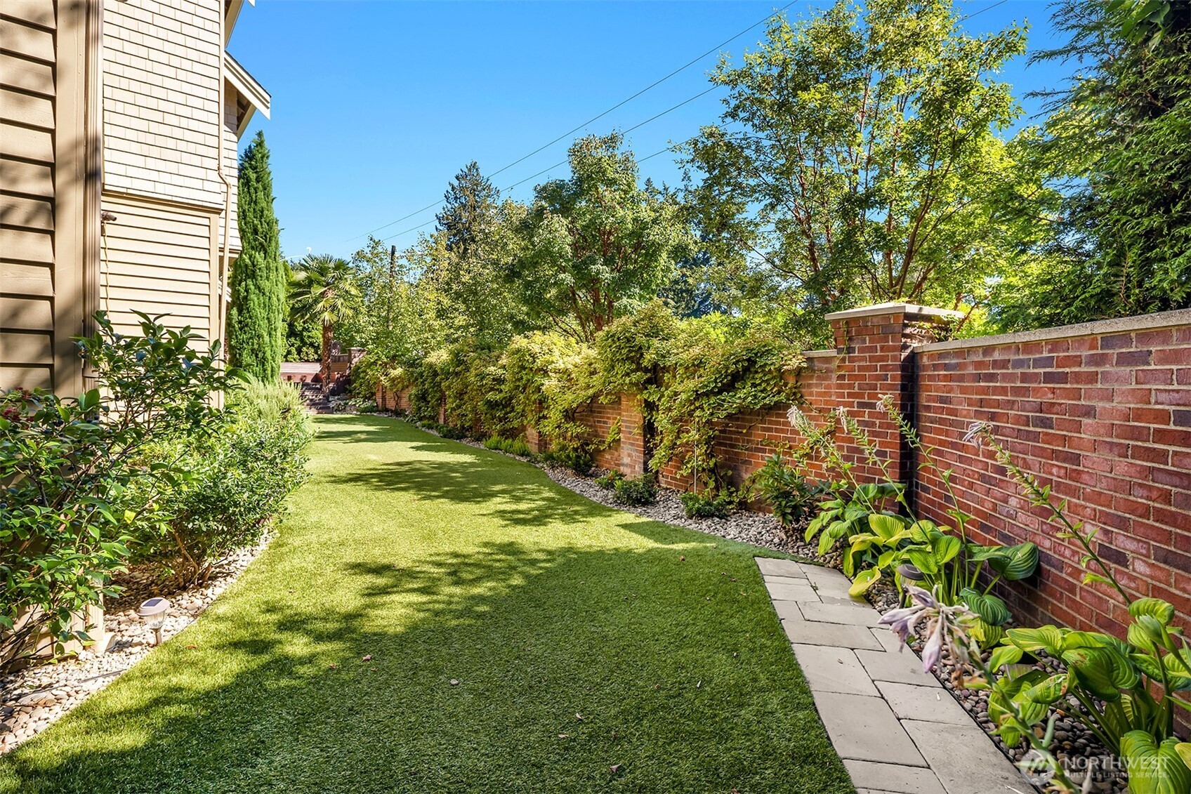 805 92nd Avenue NE, Bellevue, WA 98004