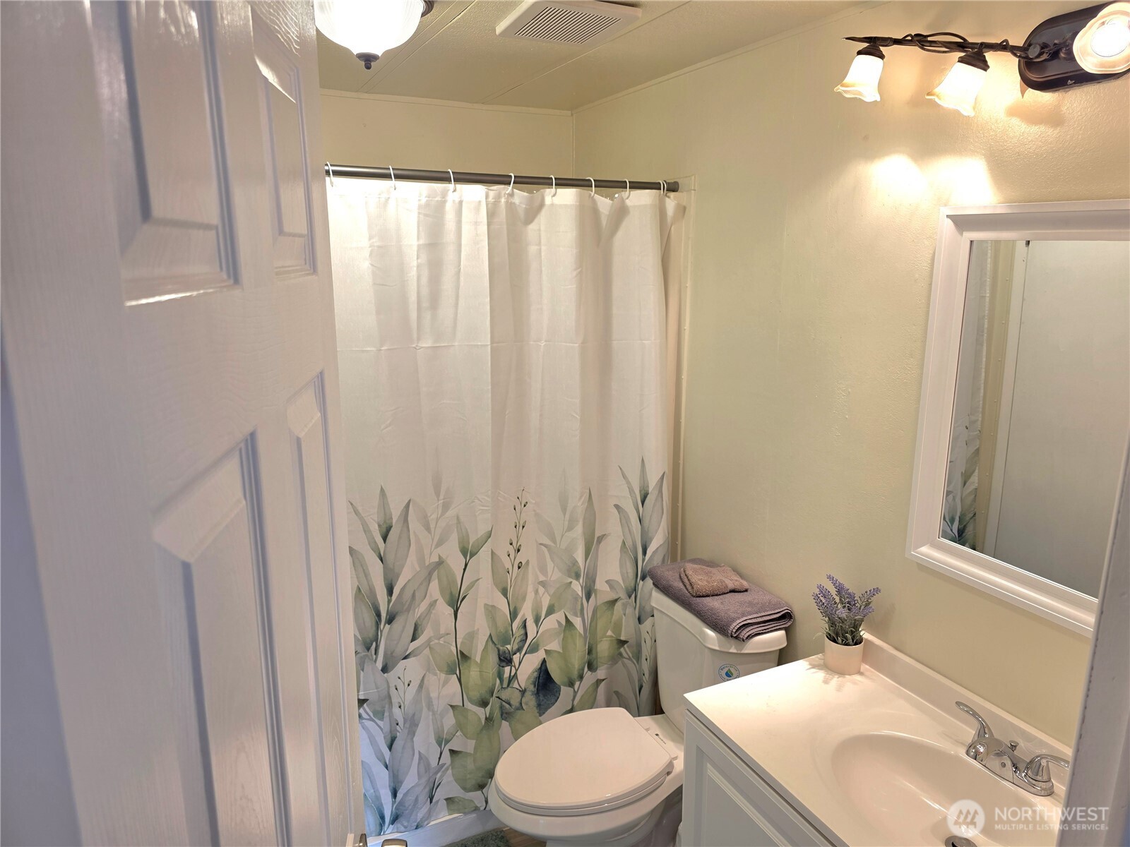 2397 Nightingale Lane , Kelso, WA 98626