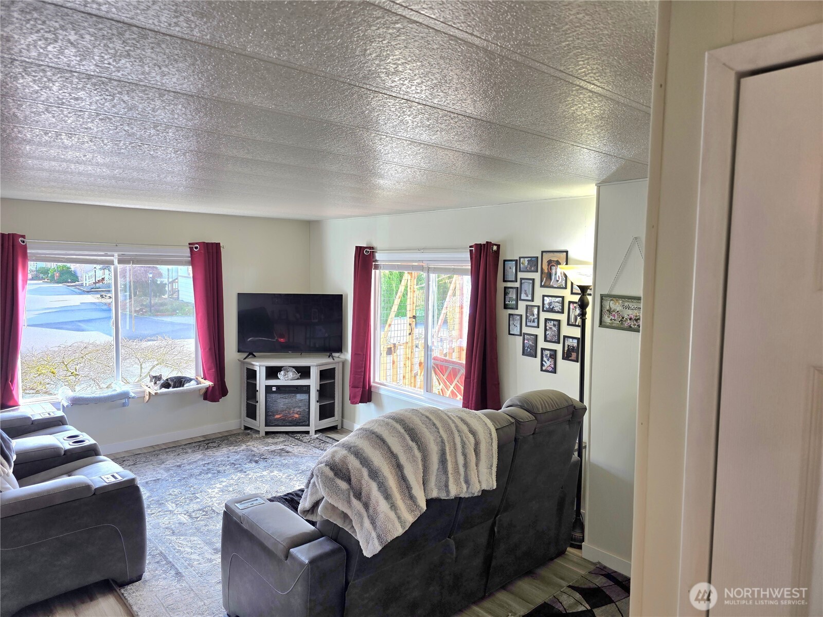 2397 Nightingale Lane , Kelso, WA 98626