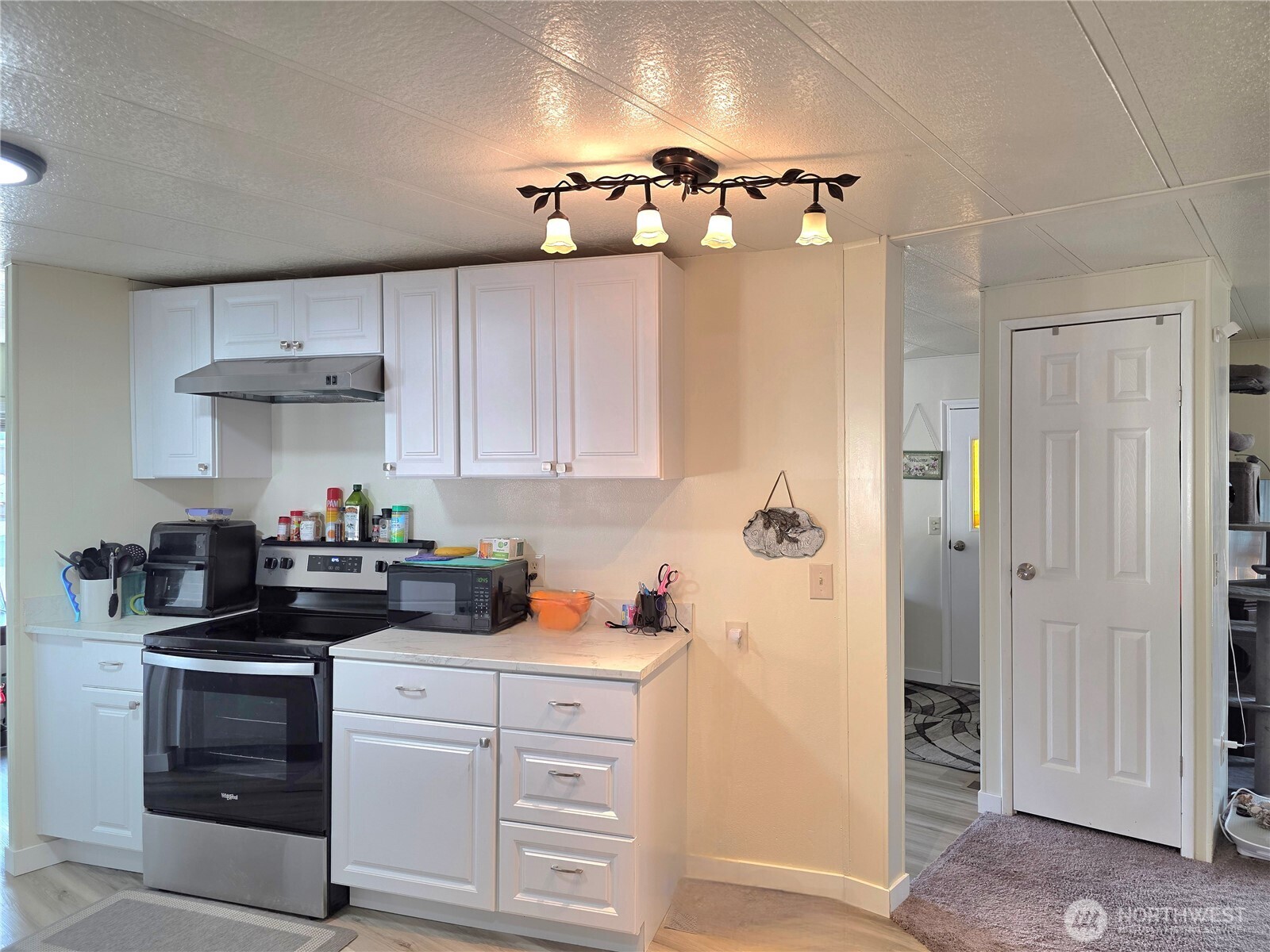 2397 Nightingale Lane , Kelso, WA 98626