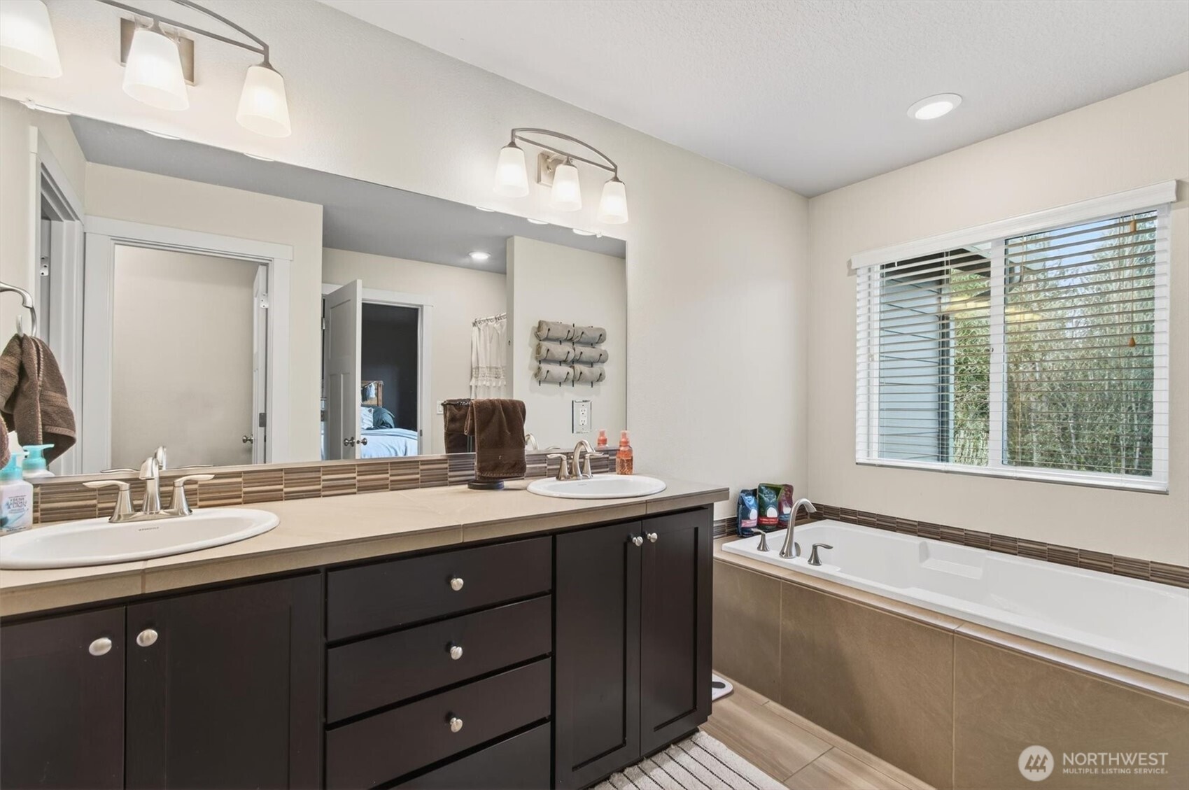 3731 S Willow Drive , Ridgefield, WA 98642