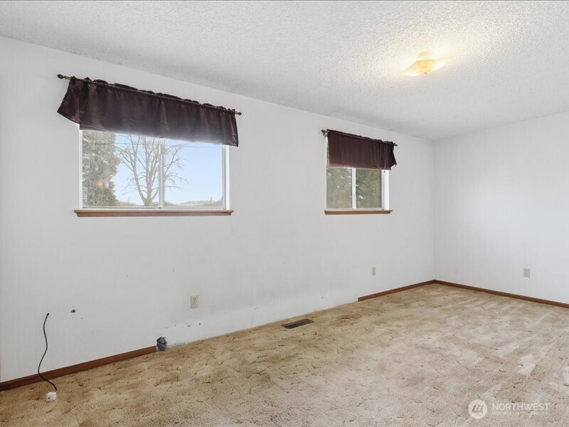 702 West Ridge Drive , Omak, WA 98841