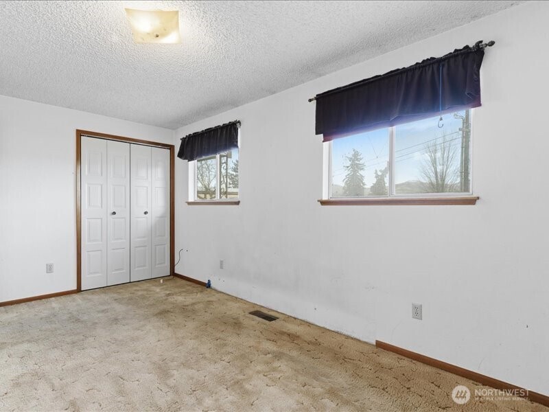 702 West Ridge Drive , Omak, WA 98841