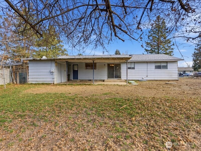 702 West Ridge Drive , Omak, WA 98841