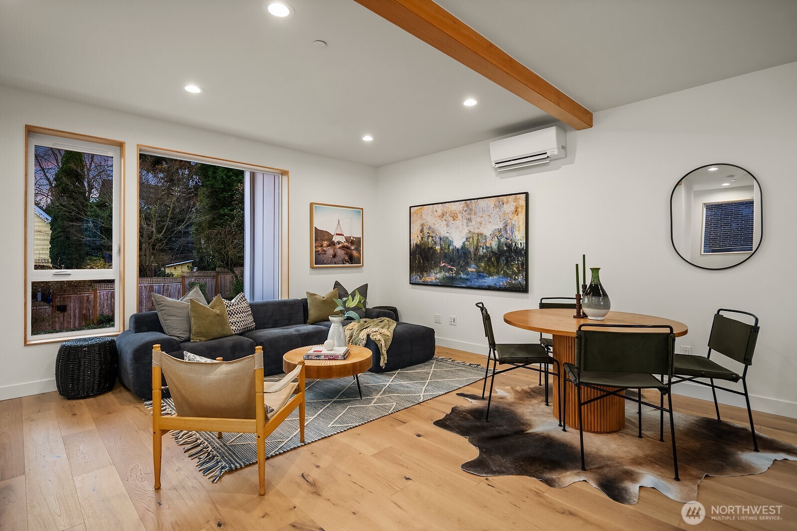 1810 E Mercer Street , Seattle, WA 98112