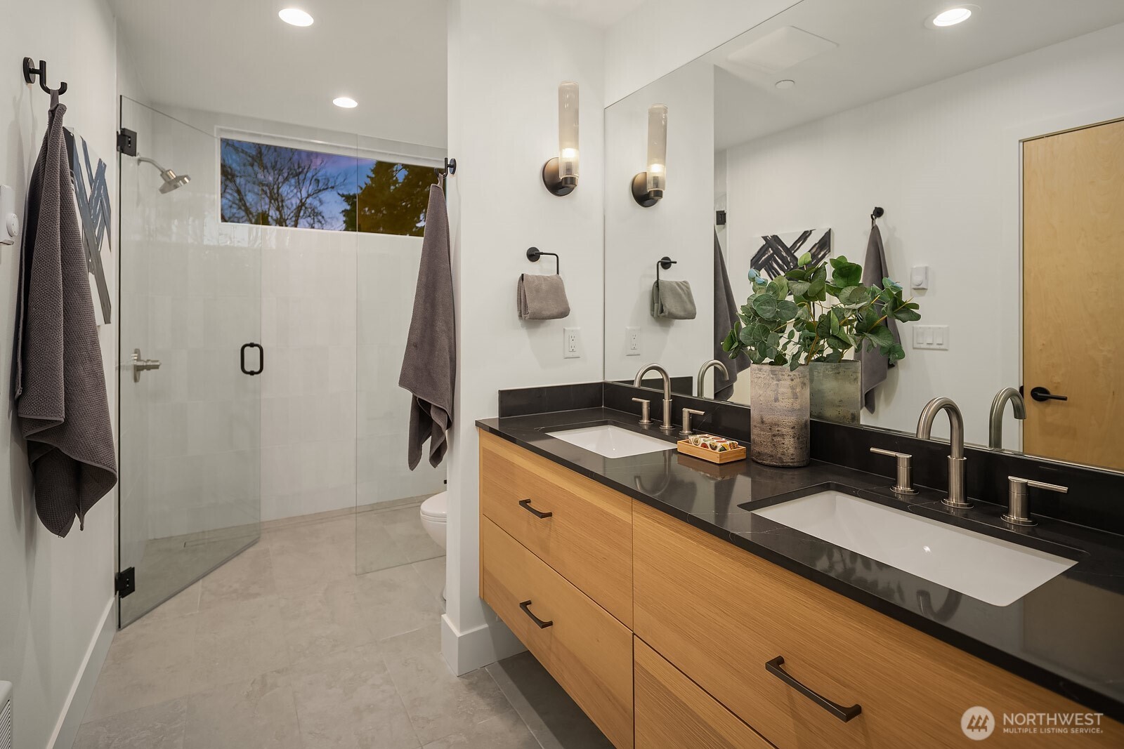 1810 E Mercer Street , Seattle, WA 98112