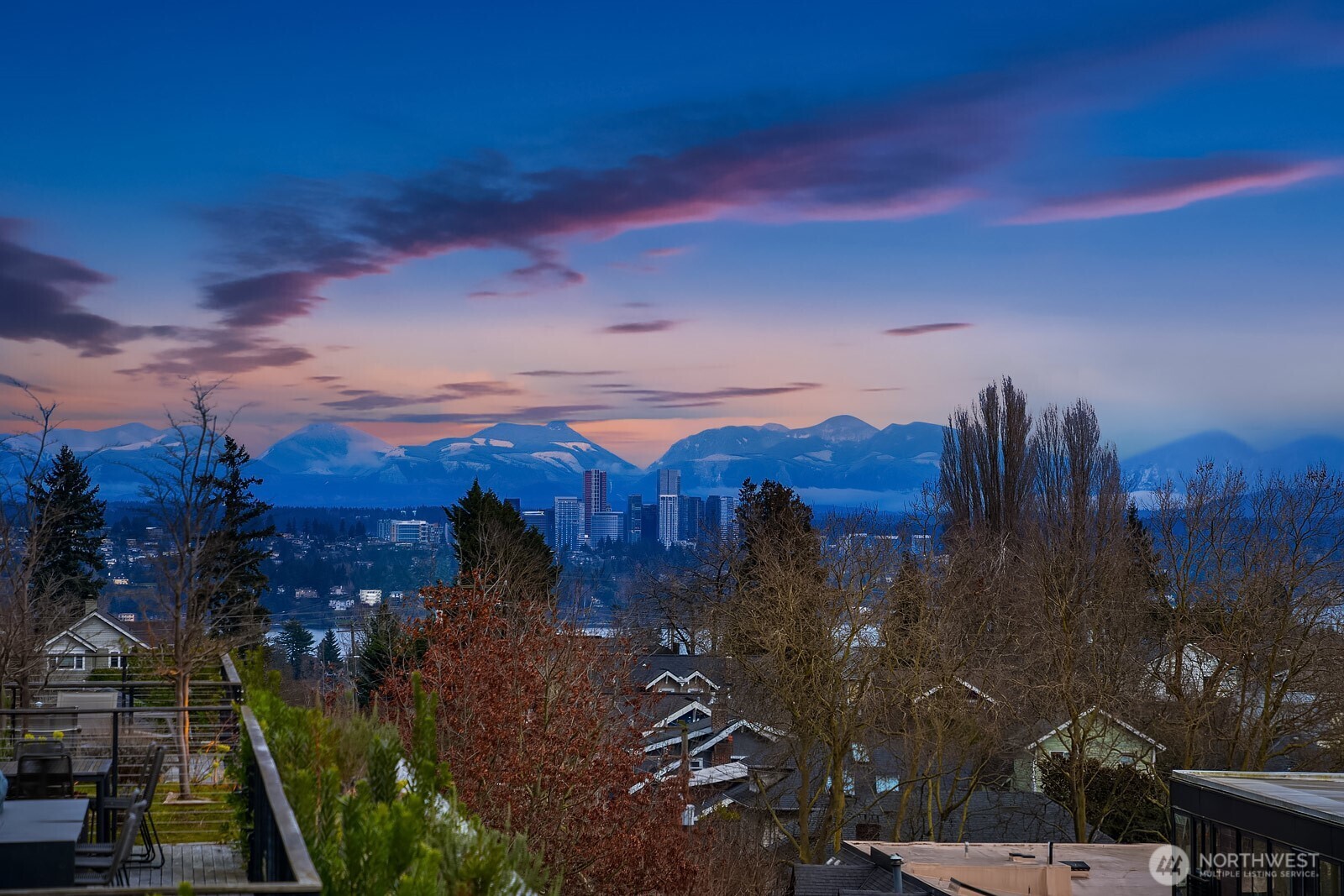 1810 E Mercer Street , Seattle, WA 98112