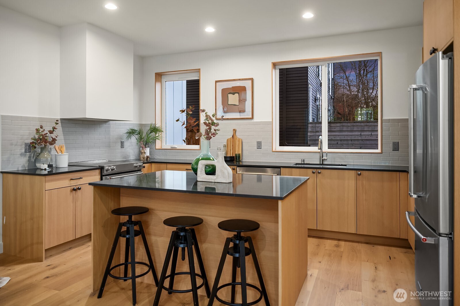 1810 E Mercer Street , Seattle, WA 98112