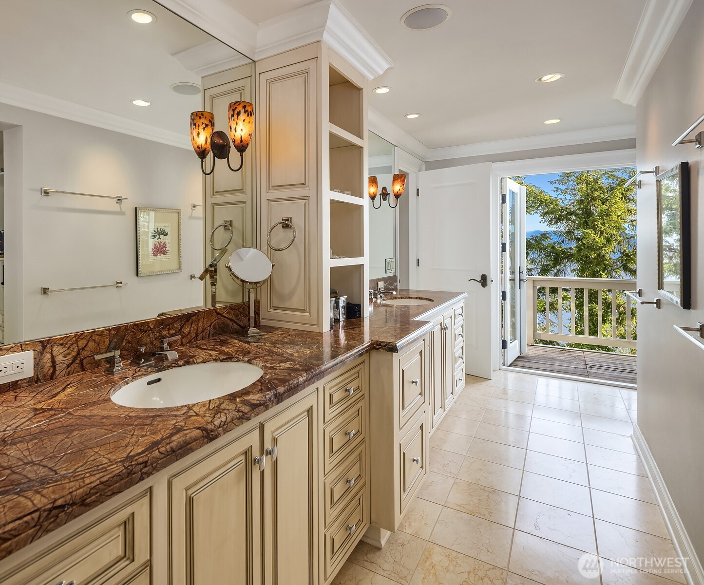 5608 Tara Drive , Freeland, WA 98249