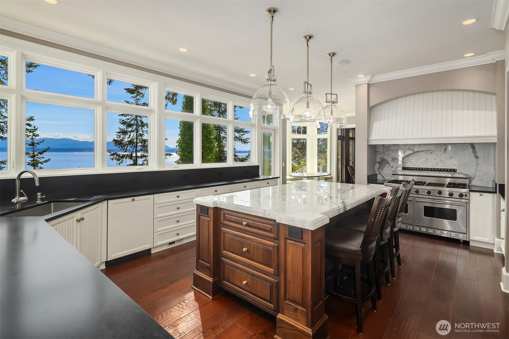 5608 Tara Drive , Freeland, WA 98249