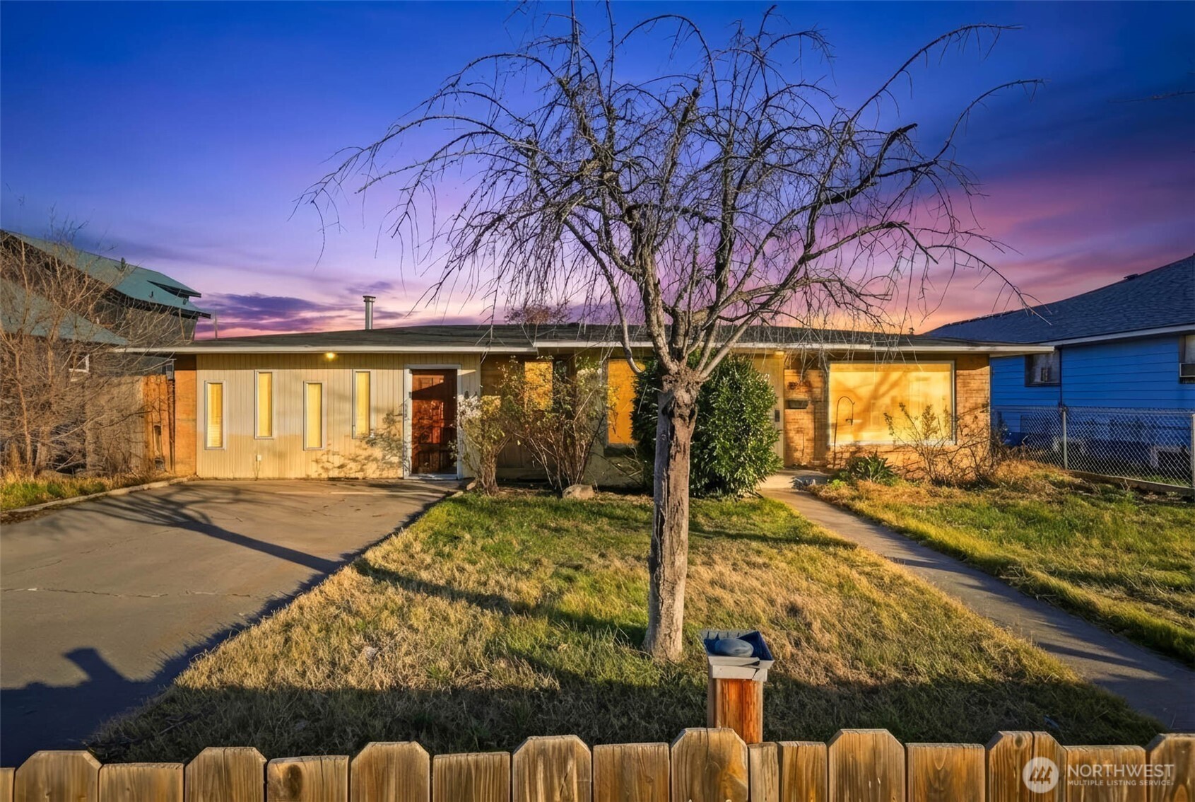 837 S Hawthorne Street , Kennewick, WA 99336