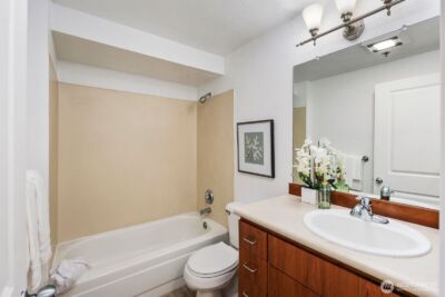 8745 Greenwood Avenue N #207, Seattle, WA 98103-3650 - Photo 6