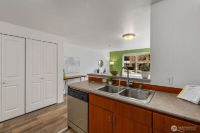 8745 Greenwood Avenue N #207, Seattle, WA 98103-3650 - Photo 10