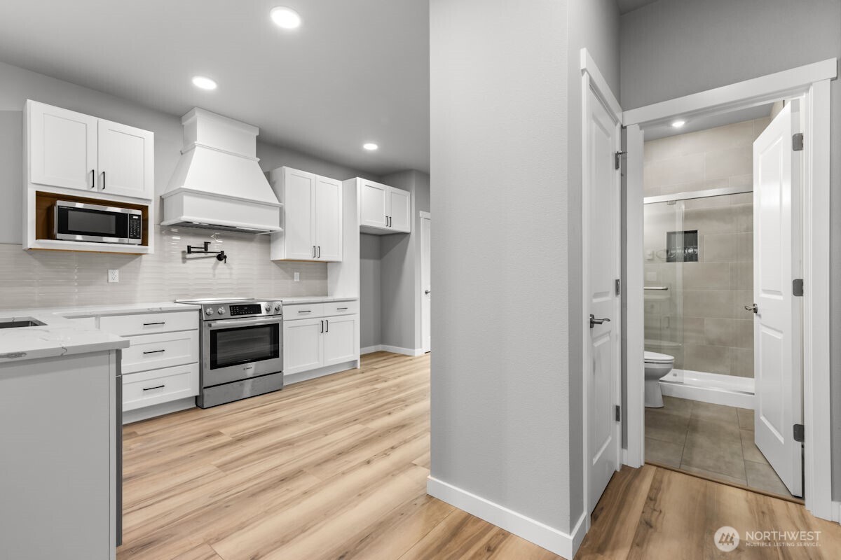 16823 Alder Way #E6, Lynnwood, WA 98037