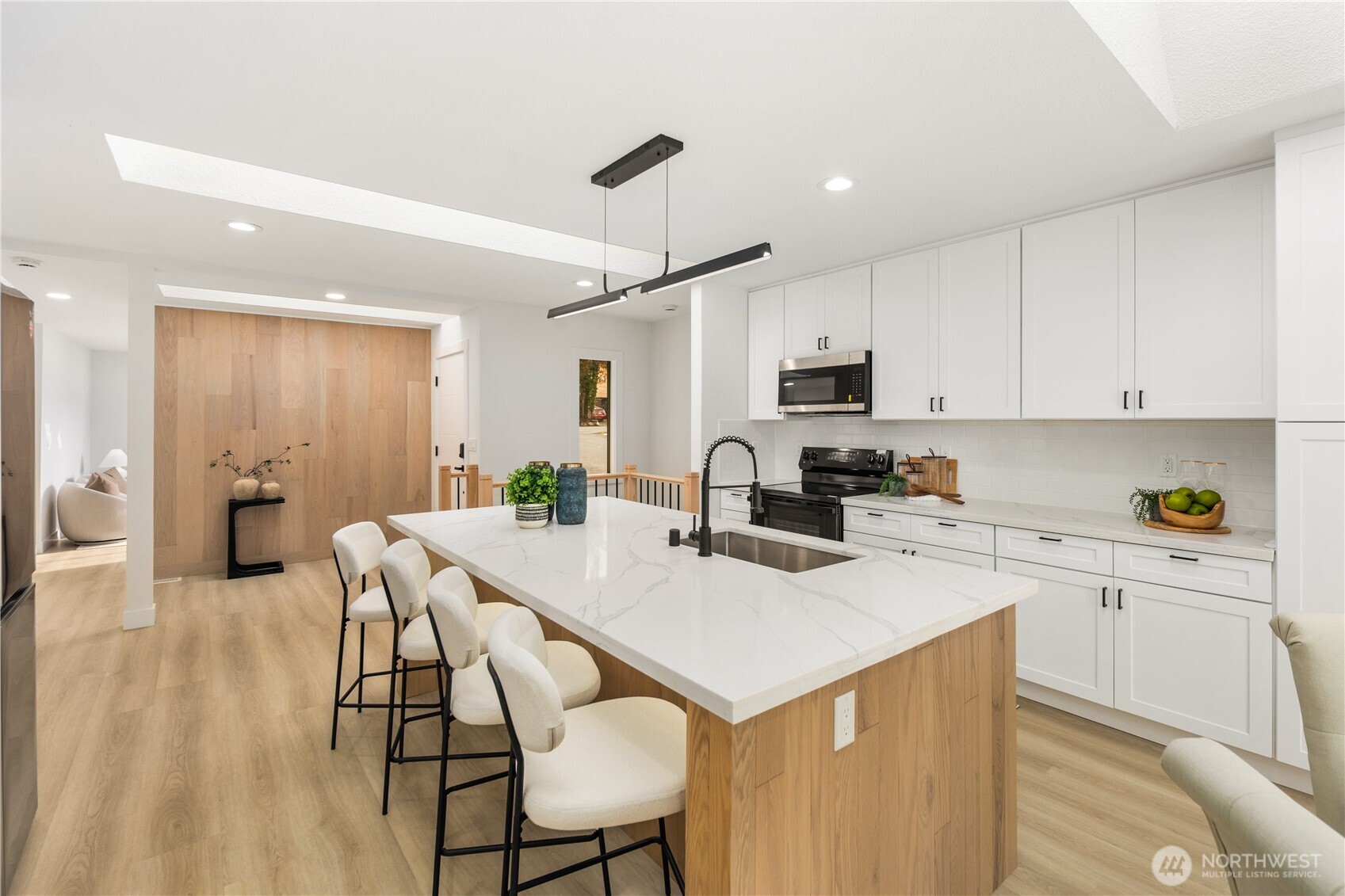 1717 NE Edmonds Ave , Renton, WA 98056