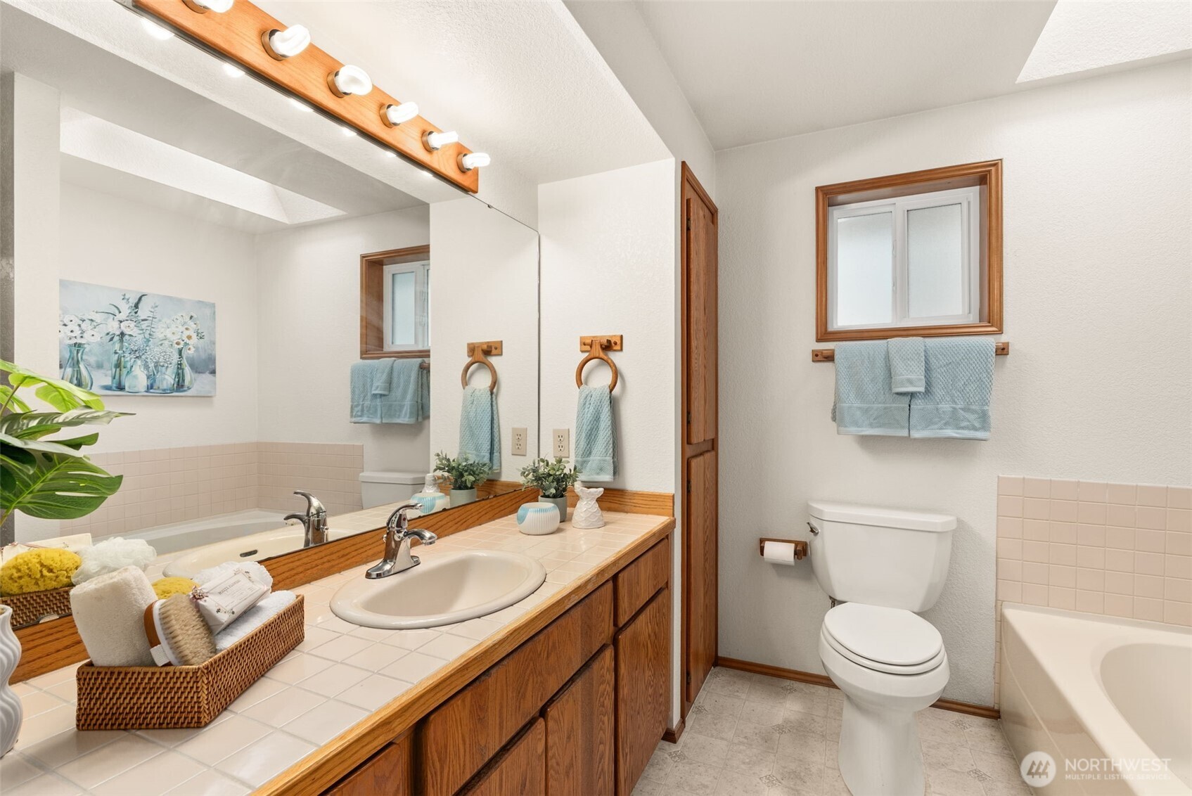 3724 Golden Eagle Loop SE, Olympia, WA 98513