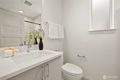 7013 9th Avenue NE, Seattle, WA 98115 - Photo 12