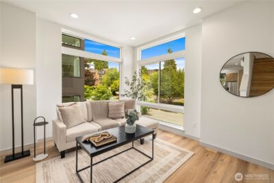 7013 9th Avenue NE, Seattle, WA 98115 - Photo 3