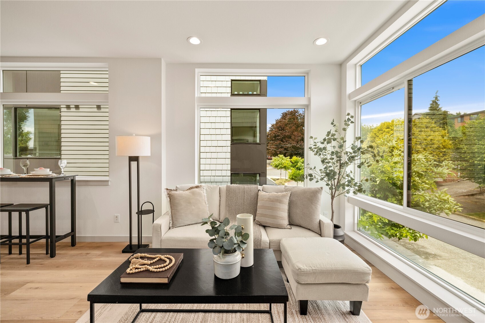 7013 9th Avenue NE, Seattle, WA 98115