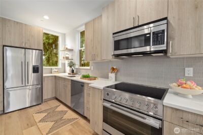 7013 9th Avenue NE, Seattle, WA 98115 - Photo 5