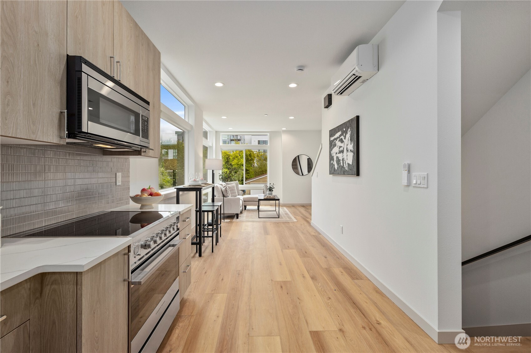 7013 9th Avenue NE, Seattle, WA 98115