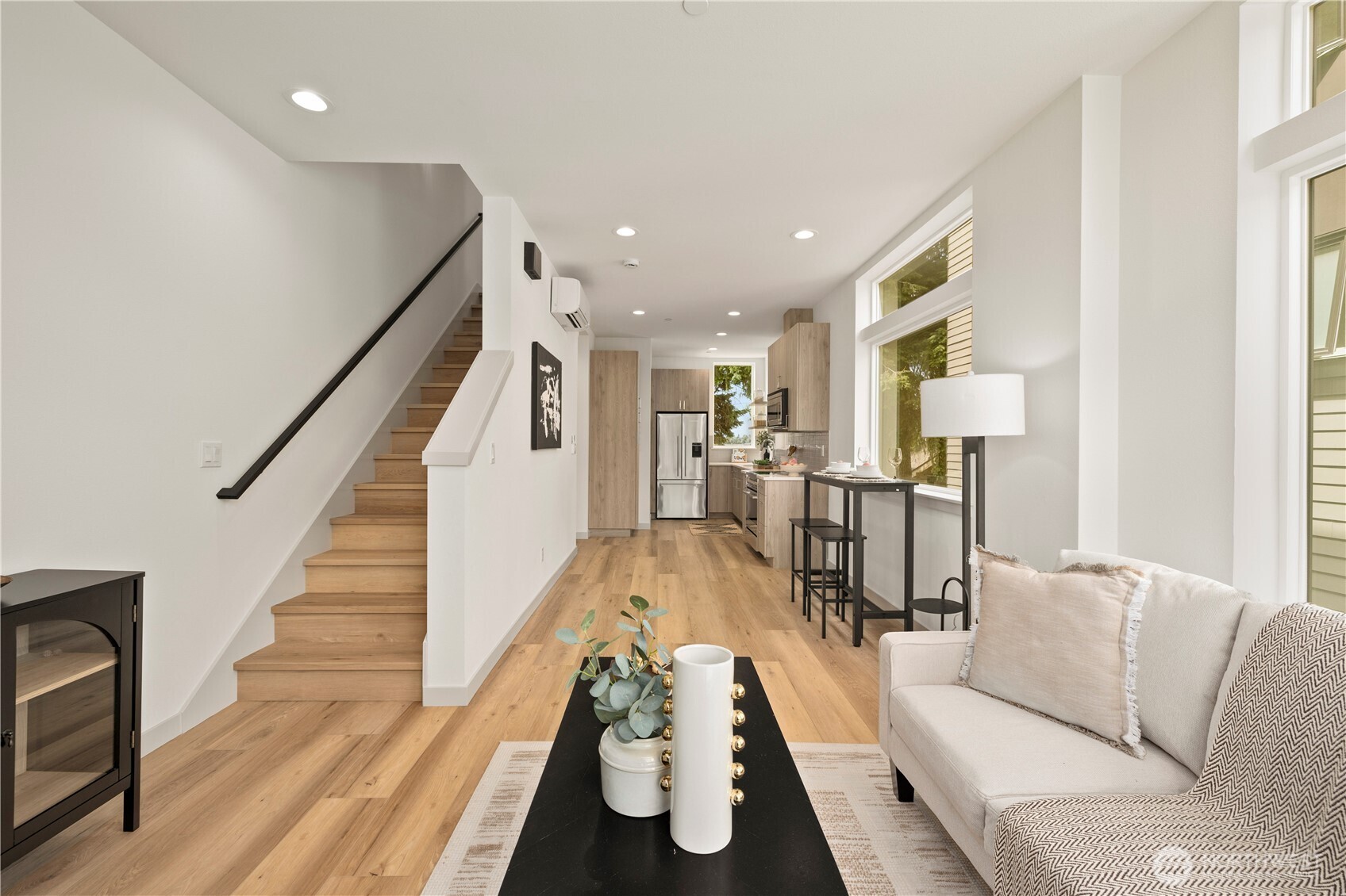 7013 9th Avenue NE, Seattle, WA 98115