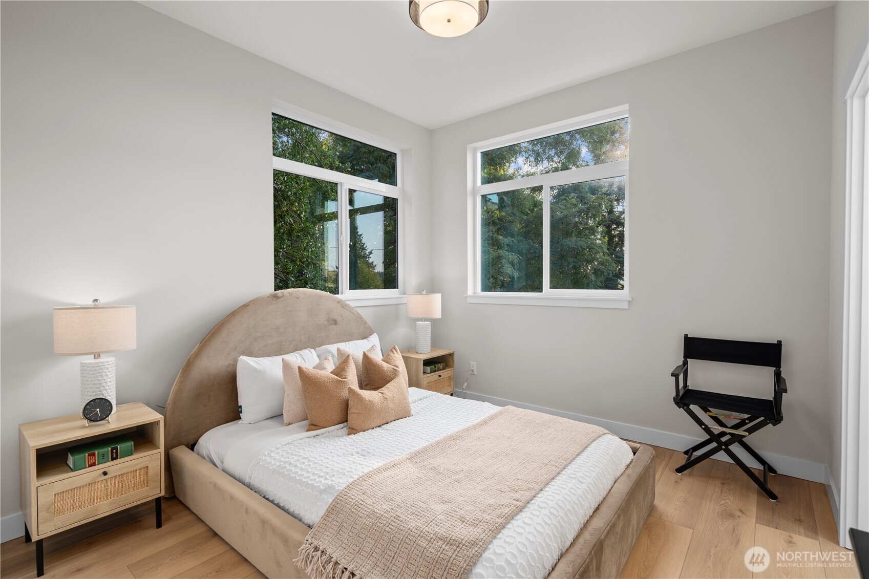 9230 22nd Avenue SW, Seattle, WA 98106