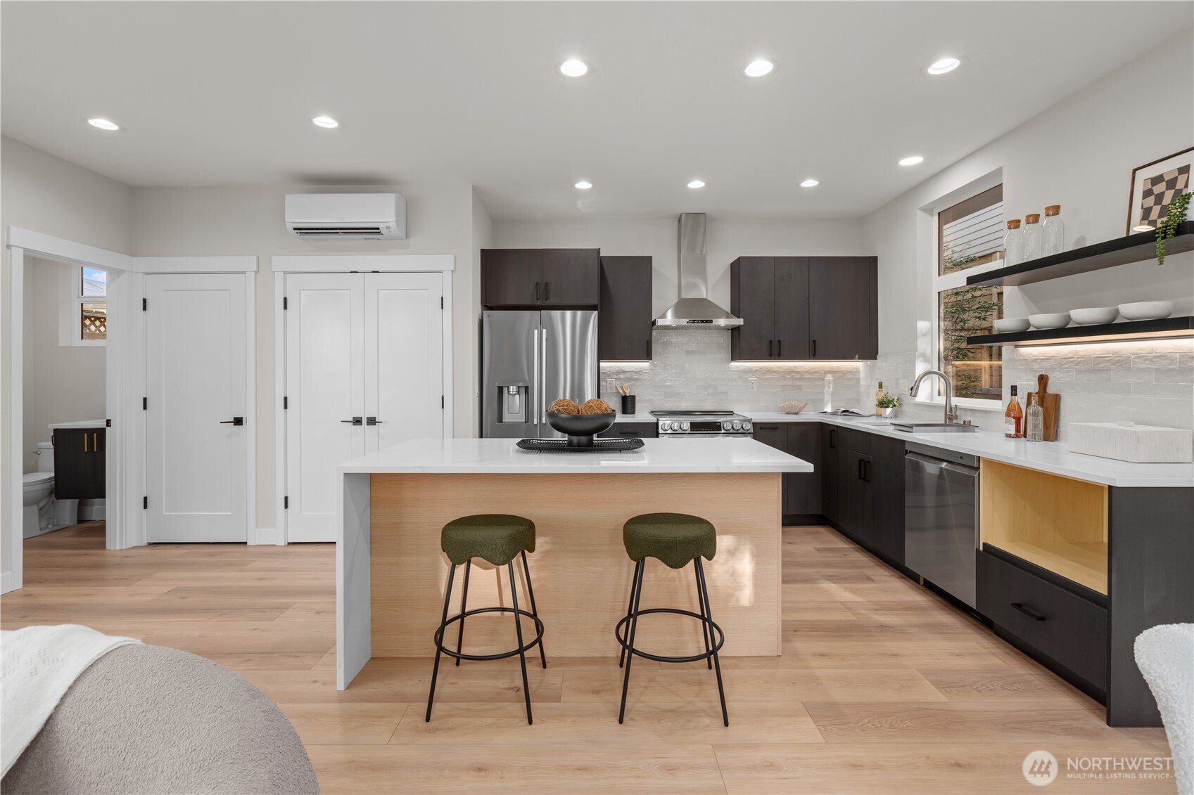 9230 22nd Avenue SW, Seattle, WA 98106