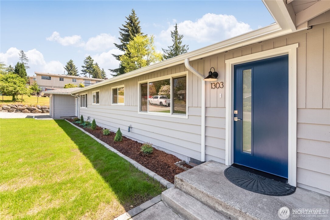 1303 Comet St , Milton, WA 98354