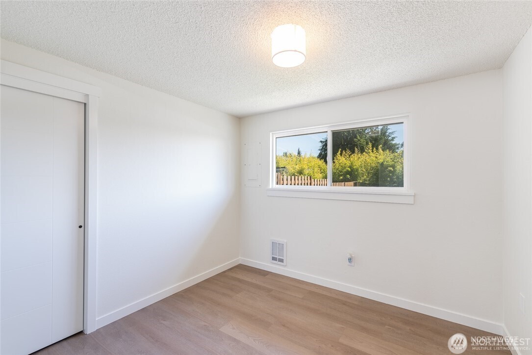 1303 Comet St , Milton, WA 98354