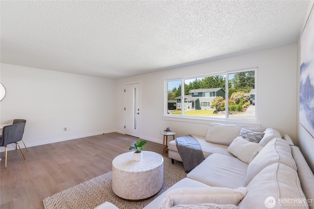 1303 Comet St , Milton, WA 98354