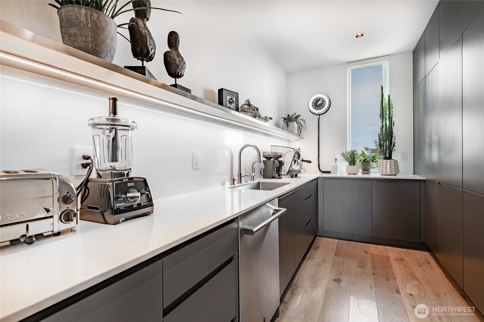 9545 Semiahmoo Parkway #201, Blaine, WA 98230