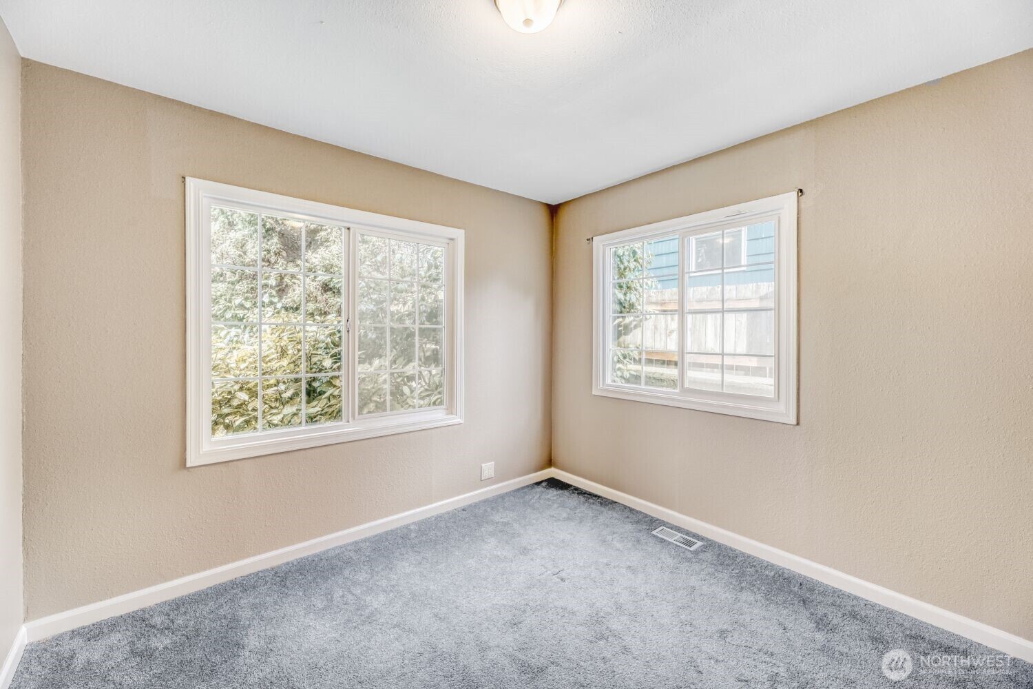 9004 218th Street SW, Edmonds, WA 98026