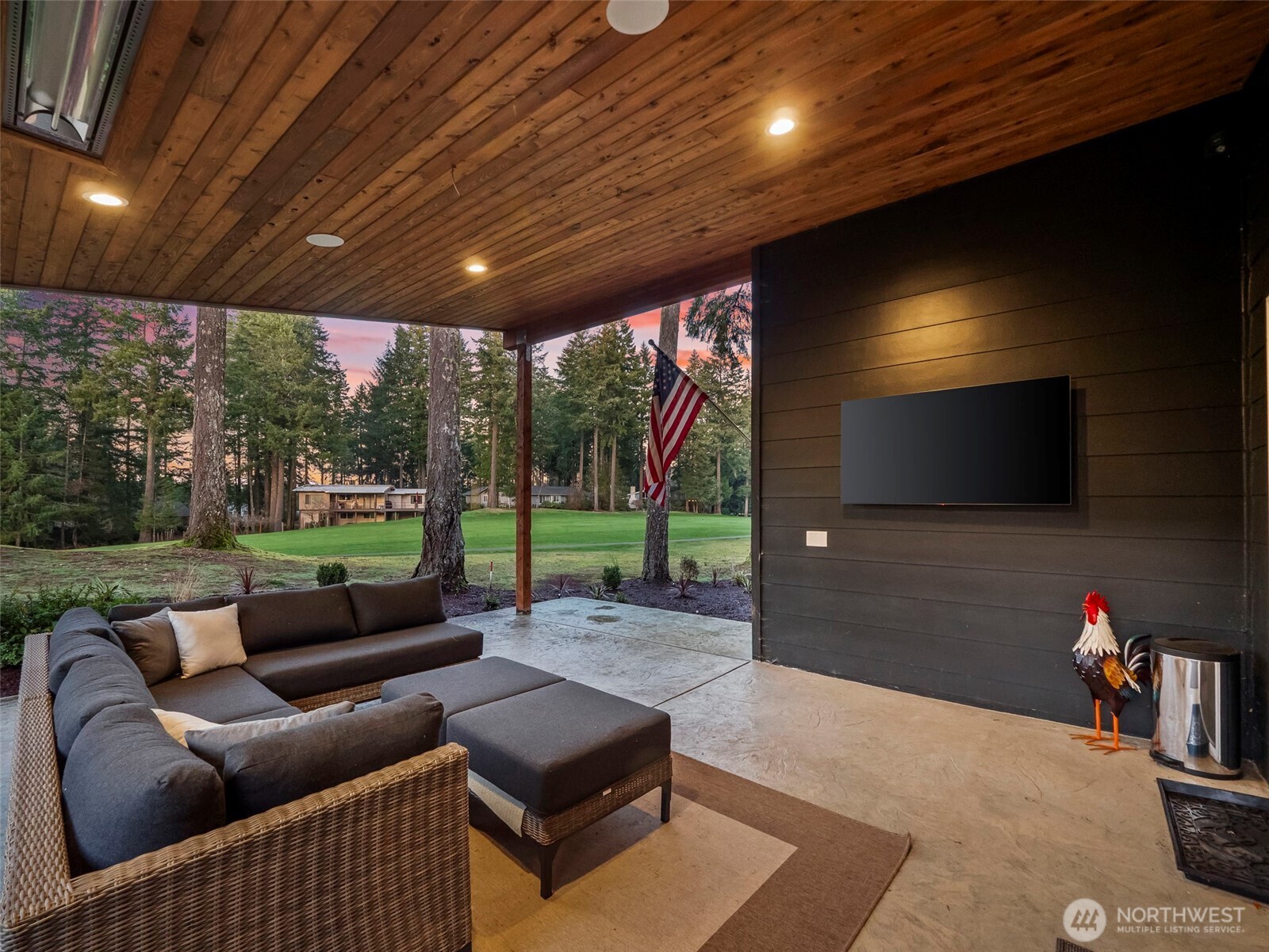 31 E Westwood Lane E, Union, WA 98592