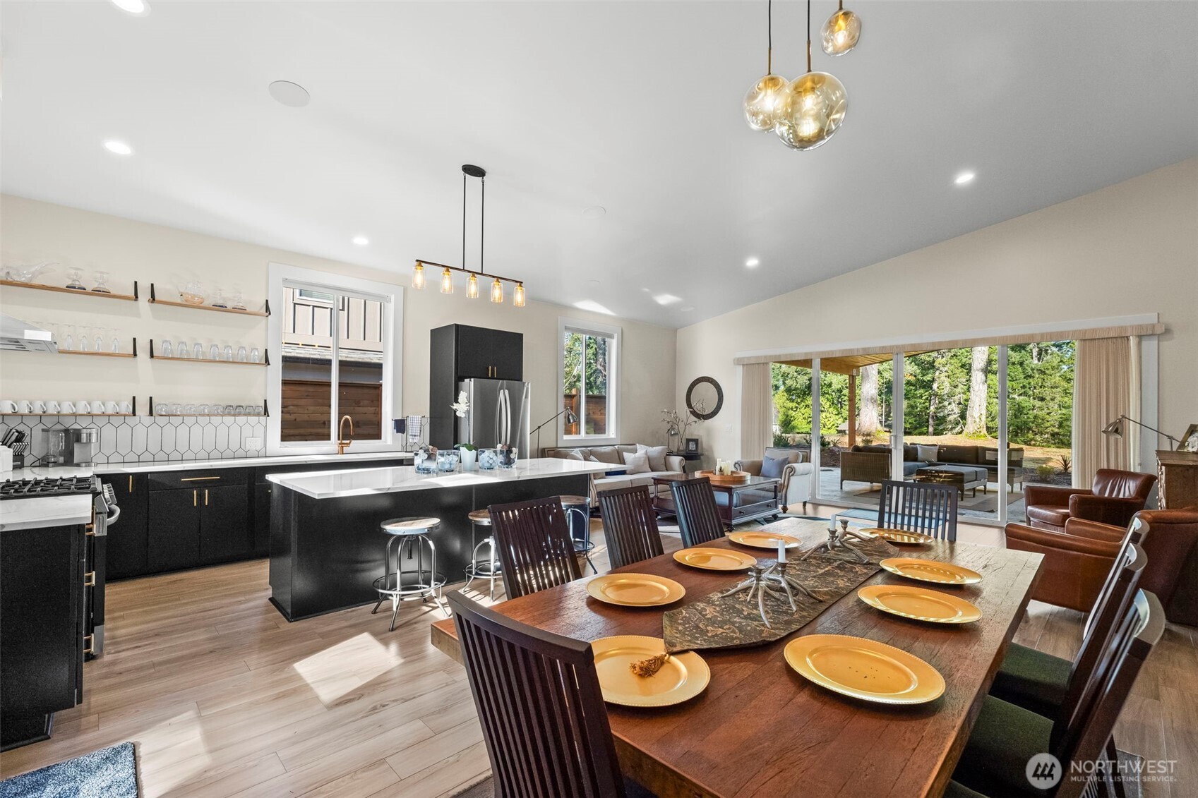 31 E Westwood Lane E, Union, WA 98592