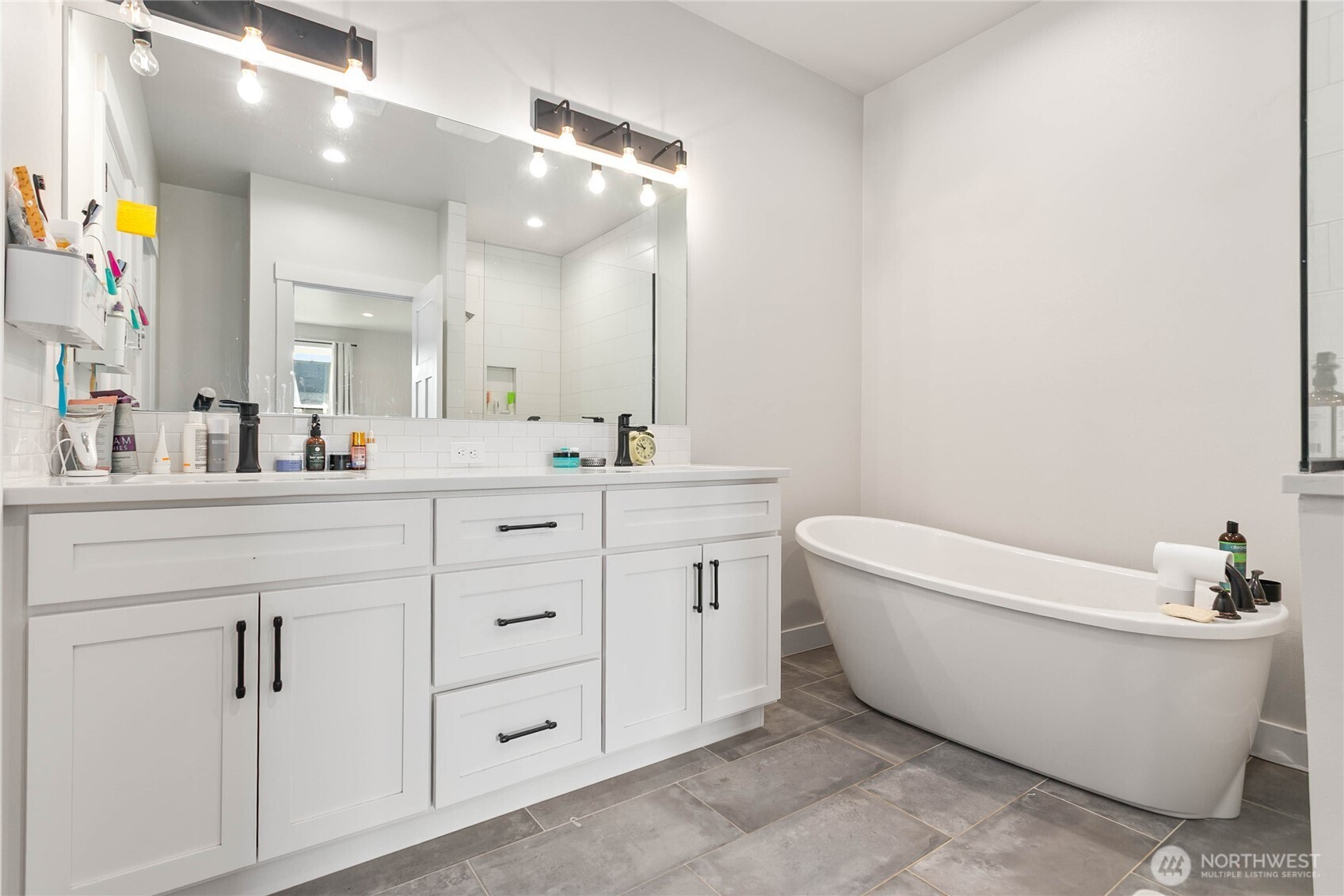 1713 Aaron Drive , Lynden, WA 98264