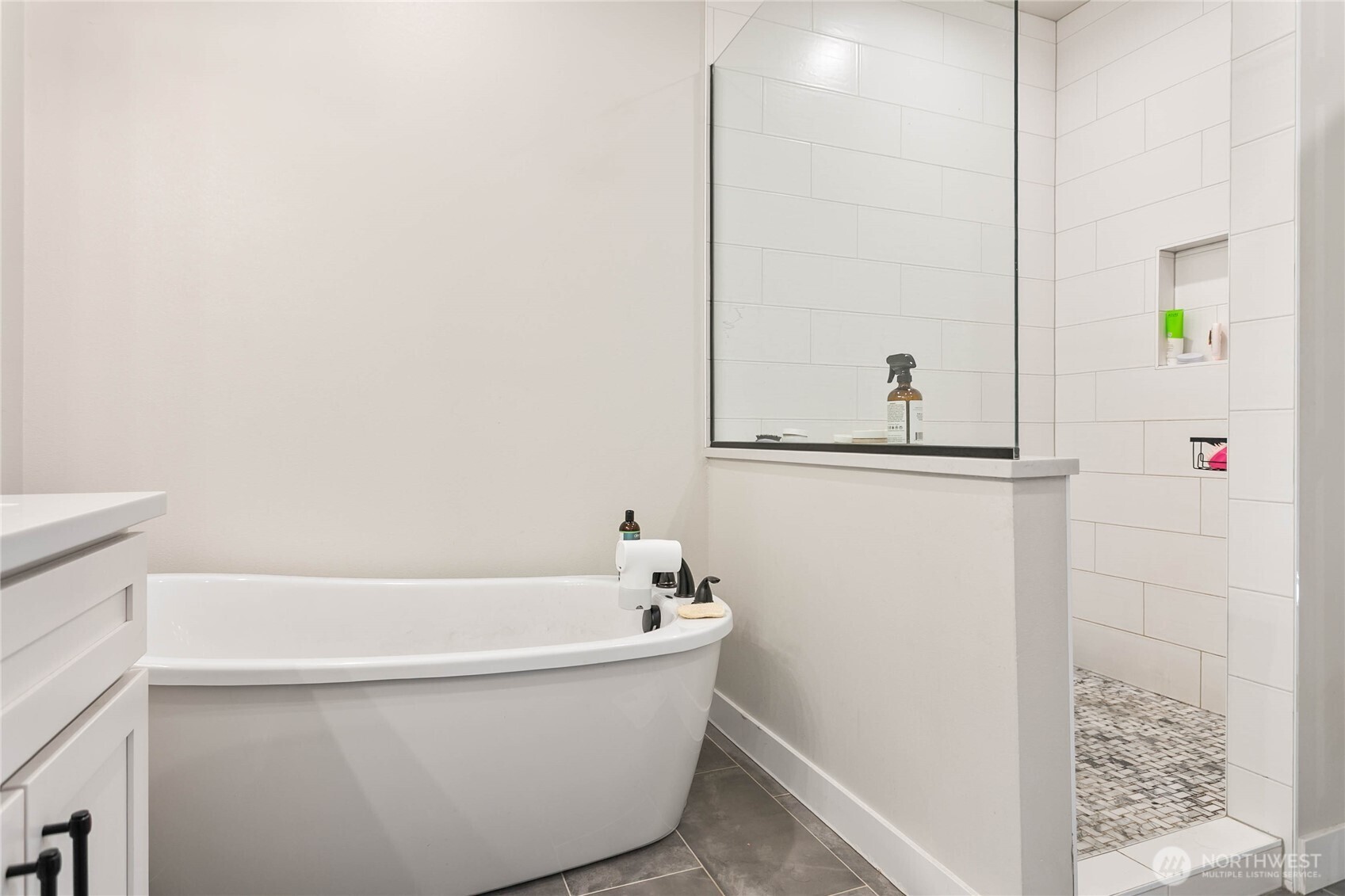 1713 Aaron Drive , Lynden, WA 98264